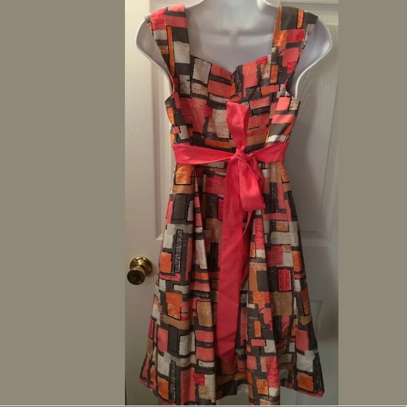 New JESSICA SIMPSON Geo Print Dress Coral Gray Sweetheart Neckline Pink Pin Up - Picture 6 of 8